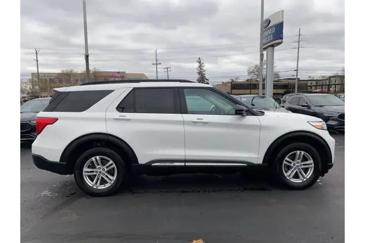 $30975 : Ford Explorer 2023 AWD XLT 4 image 4