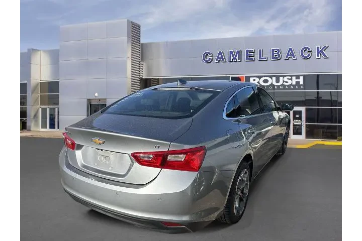 $16584 : Chevrolet Malibu 2024 LT 4dr image 4
