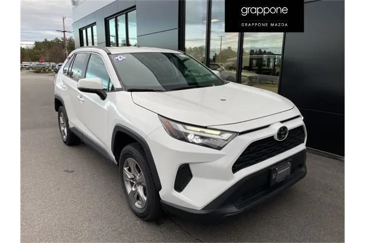 $27650 : Toyota RAV4 2023 AWD XLE 4dr image 1