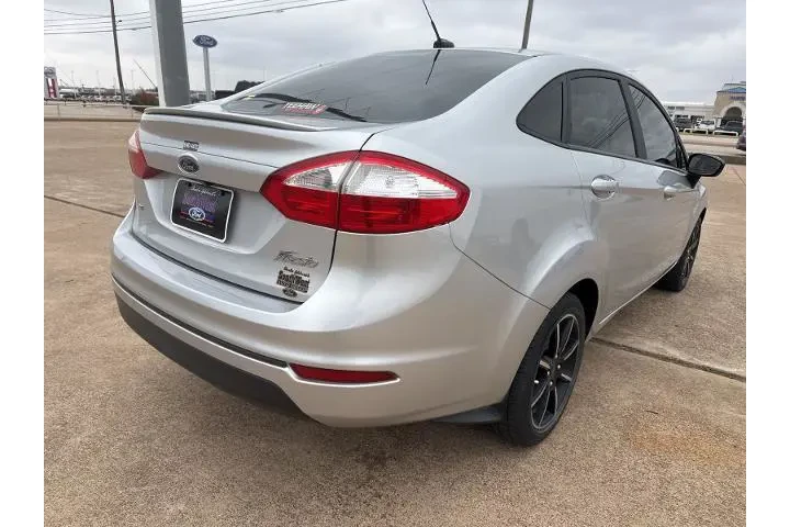 $7688 : Ford Fiesta 2018 SE 4dr Seda image 7