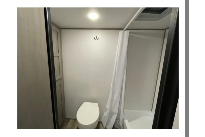 $1200 : Se renta casa rodante (RV) image 2