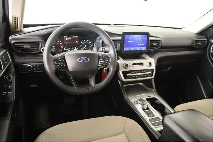 $18641 : Ford Explorer 2021 Base 4dr image 2