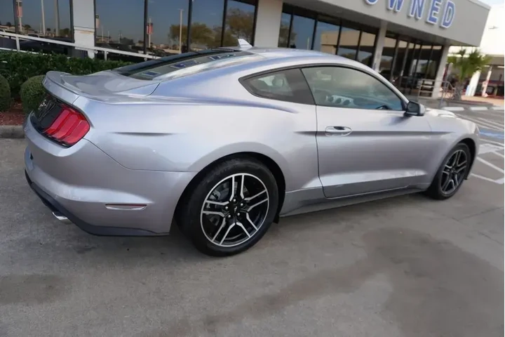 $25988 : Ford Mustang 2021 EcoBoost P image 6