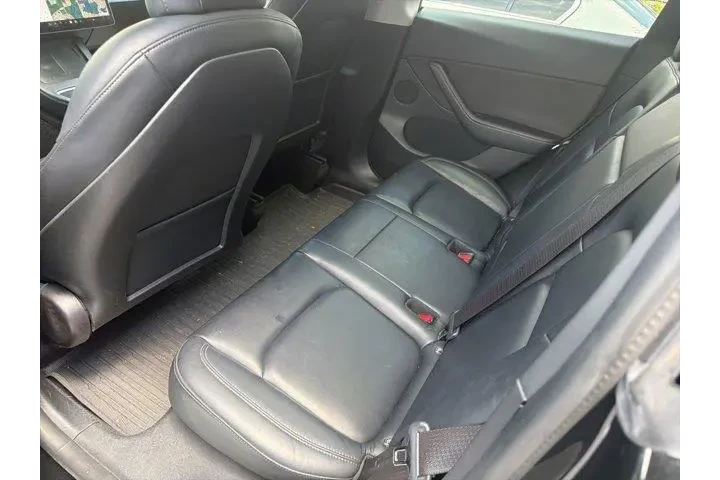 $25000 : Tesla Model Y 2021 AWD Long image 9
