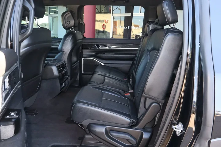 $33988 : 2022 Wagoneer Series II 4x4 image 8