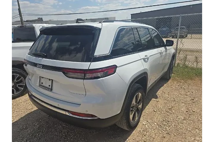 $29748 : Jeep Grand Cherokee 2022 4x4 image 3