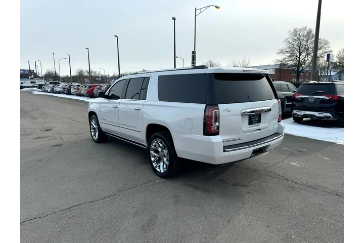 $29980 : 2019 GMC Yukon XL 4WD 4dr Den image 4