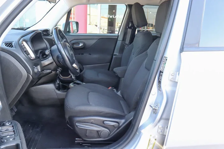 $14488 : 2017 Renegade Latitude 4x4 image 7