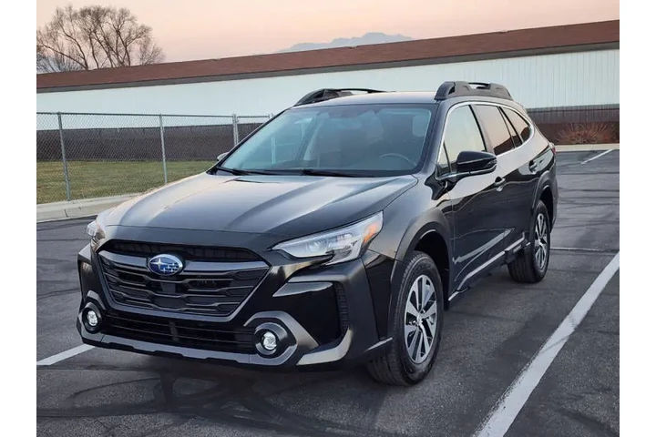 $22300 : 2023 Outback Premium image 5