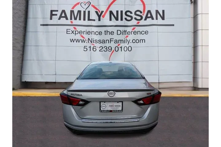 $25109 : Nissan Altima 2023 2.5 SR 4d image 5