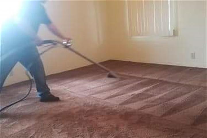 Roberto's Carpet Cleaning image 6