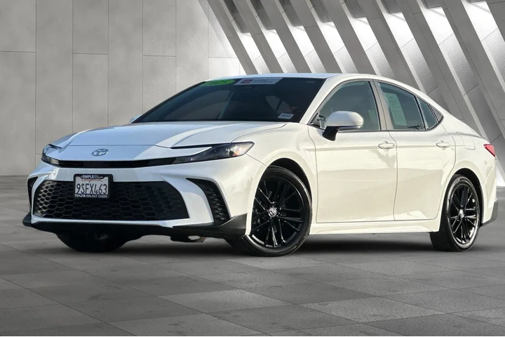 $29500 : Toyota Camry 2025 SE 4dr Sed image 2