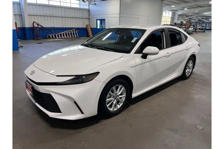 $25574 : Toyota Camry 2025 LE 4dr Sed image 7