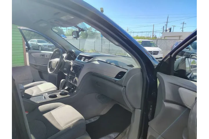 $7895 : 2015 Traverse LS image 7