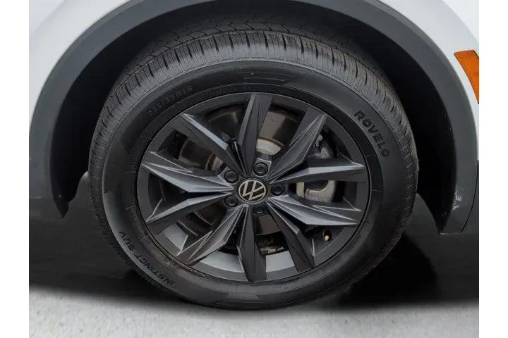 $26791 : Volkswagen Tiguan 2024 SE 4d image 6