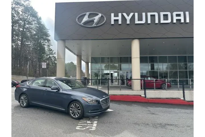 $13735 : Hyundai Genesis 2015 3.8L 4d image 1