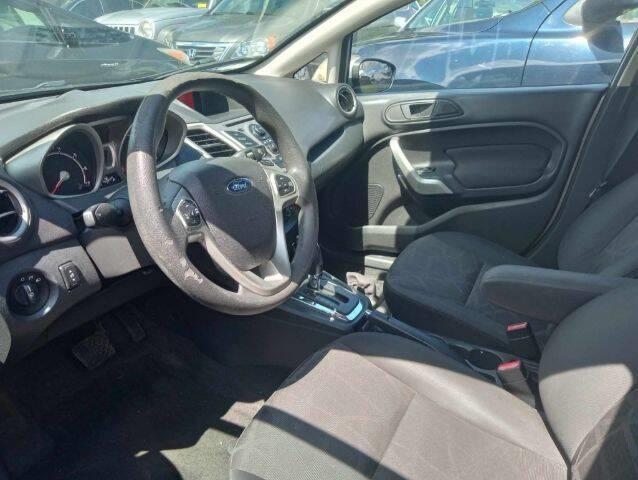 $7800 : 2013 Fiesta SE image 5