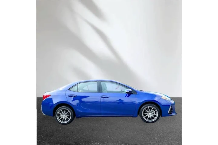 $14990 : 2018 Corolla SE image 3
