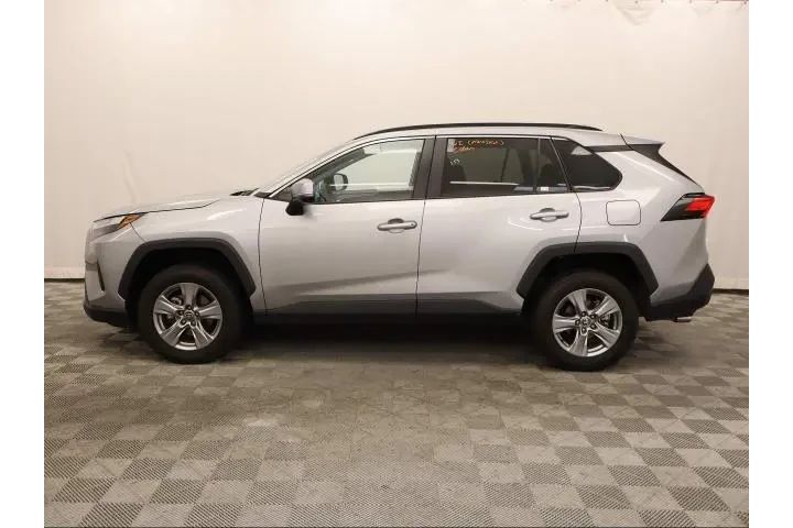 $29995 : Toyota RAV4 2024 XLE 4dr SUV image 3