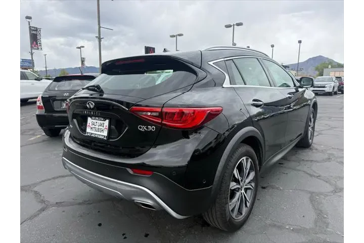$15696 : INFINITI QX30 2017 AWD Premi image 7