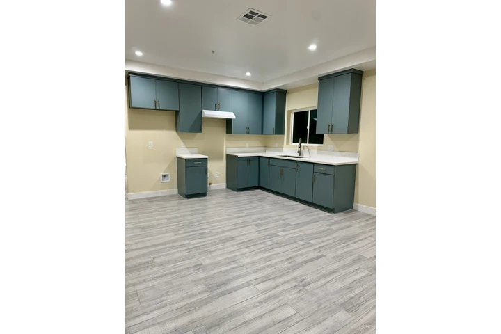 $3400 : Casa Nueva Grande image 2