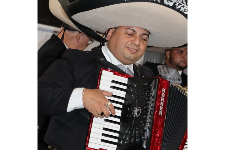 armando y su mariachi chapala image 3