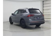 $23998 : Volkswagen Tiguan 2022 SE R- thumbnail