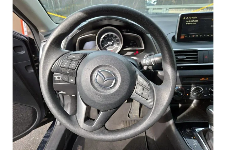 $14998 : Mazda Mazda3 2016 i Sport 4d image 9