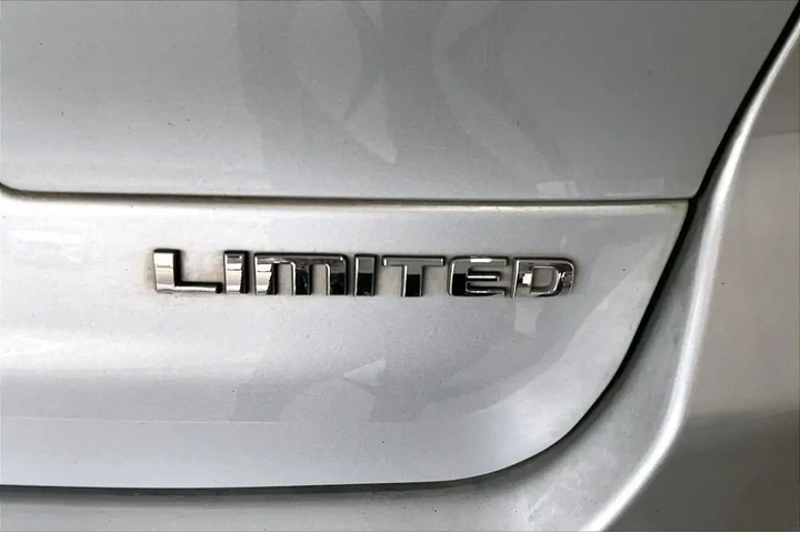 $24291 : Jeep Grand Cherokee L 2023 4 image 9