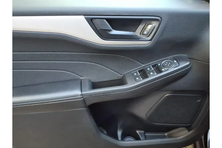 $23887 : Ford Escape 2022 SE 4dr SUV image 9