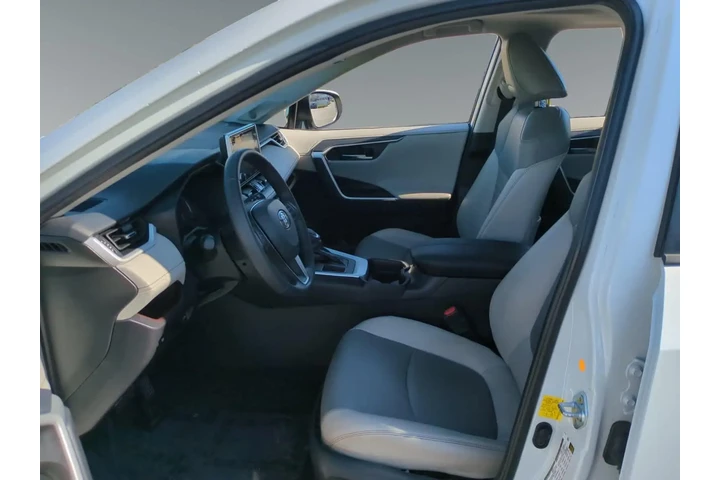 $32806 : Toyota RAV4 2021 Limited 4dr image 9