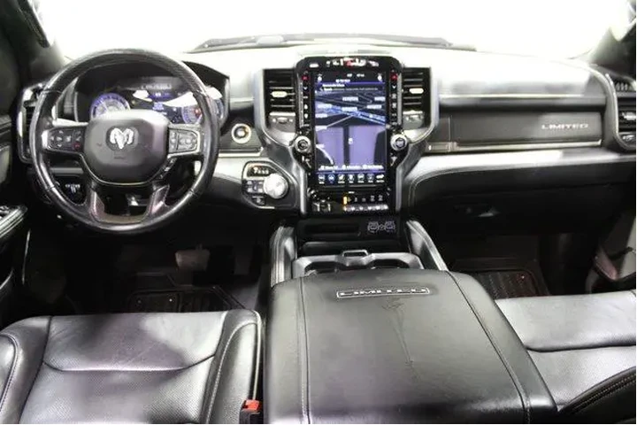 $39982 : Ram 1500 2020 4x4 Limited 4d image 2