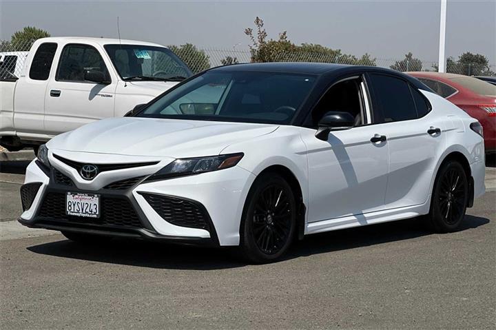 $28700 : Camry SE Nightshade image 9