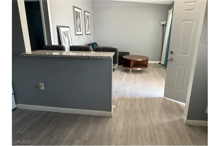 $950 : Apartamento de renta image 2