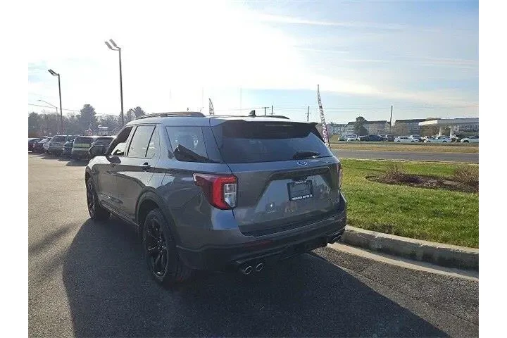 $32000 : Ford Explorer 2022 AWD ST 4d image 2