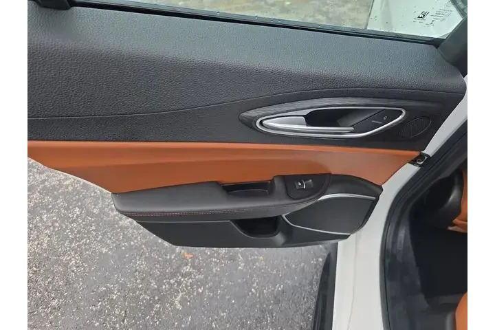 $13990 : Alfa Romeo Giulia 2019 Base image 9