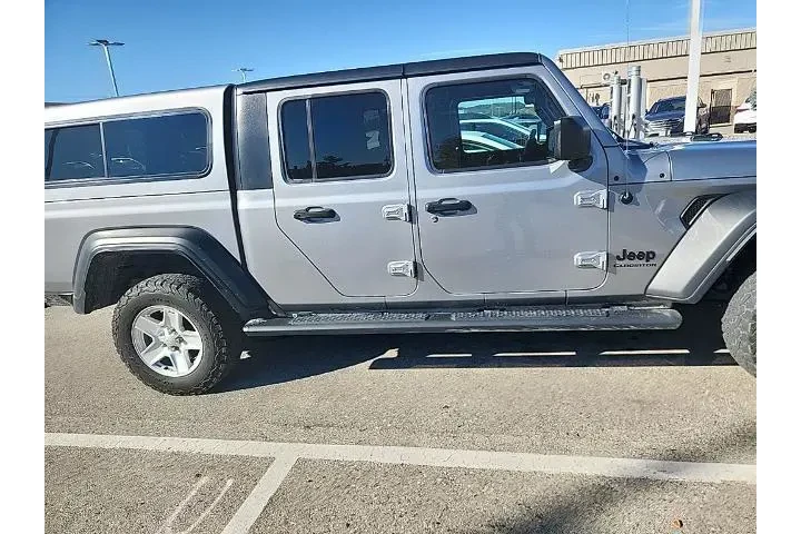 $23300 : Jeep Gladiator 2020 4x4 Spor image 4