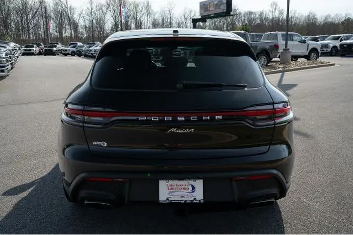 $39999 : Porsche Macan 2022 AWD 4dr S image 8