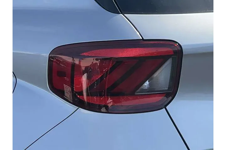 $16222 : Hyundai VENUE 2023 SEL 4dr C image 10