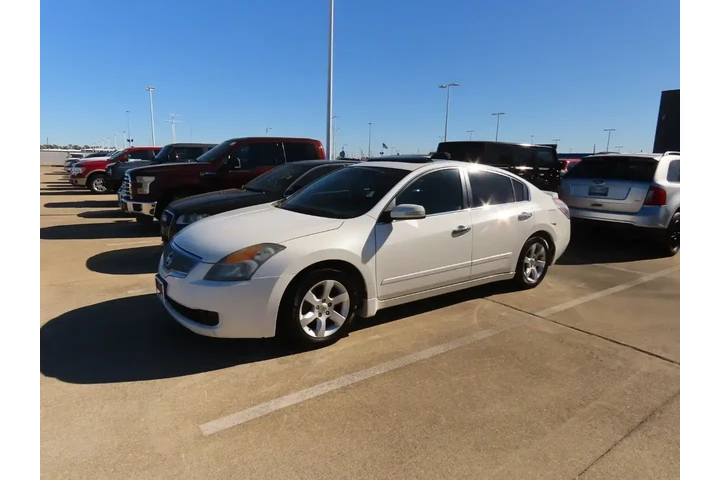 $6999 : Nissan Altima 2008 3.5 SL 4d image 2