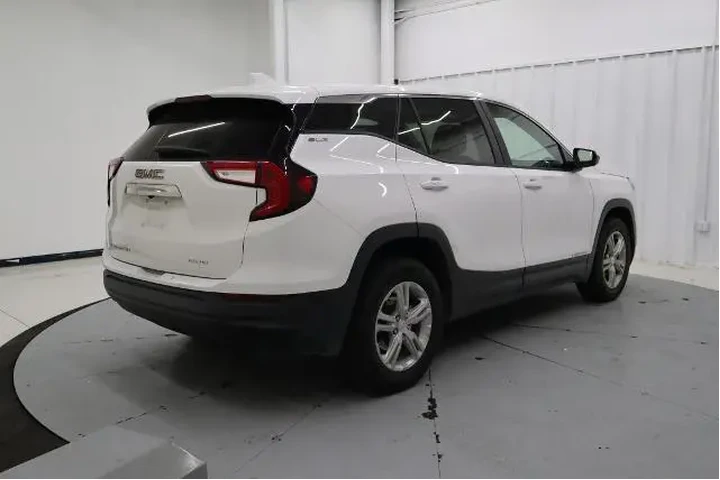 $21089 : GMC Terrain 2024 AWD SLE 4dr image 4