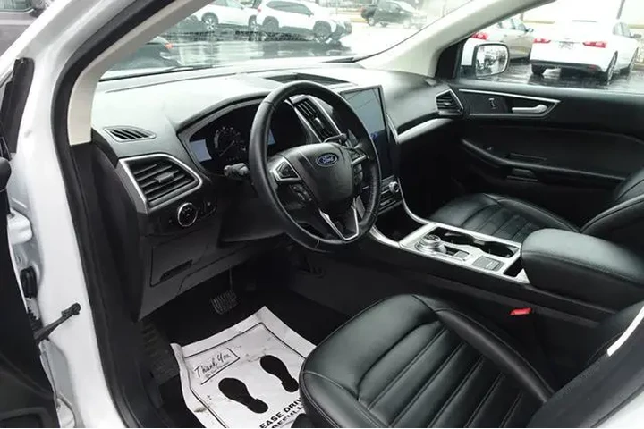 $23990 : 2023 Edge image 10