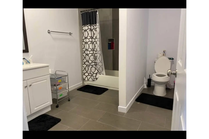 $780 : Cuarto en renta image 2