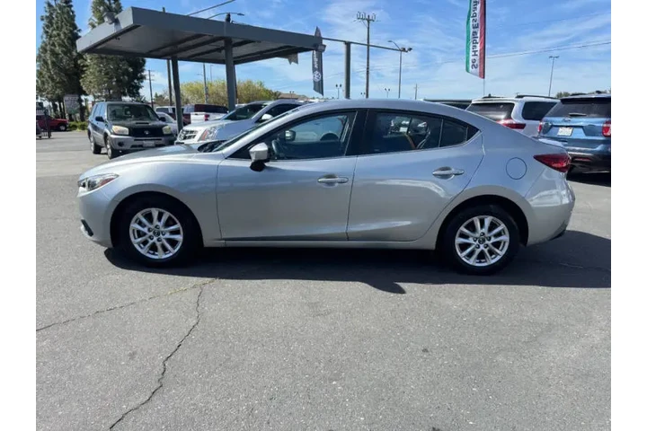 $12998 : 2016 MAZDA3 i Sport image 10
