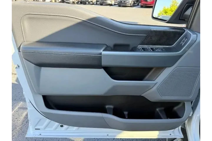 $39889 : Ford F-150 2022 4x4 XLT 4dr image 10