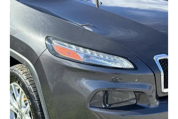 $13500 : Jeep Cherokee 2016 4x4 Latit image 8