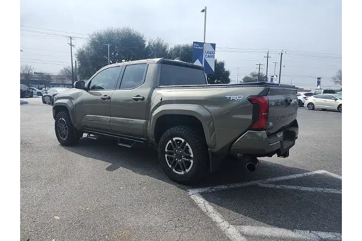 $39998 : Toyota Tacoma 2024 4x4 SR5 4 image 4