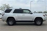 $38550 : 4Runner SR5 Premium thumbnail