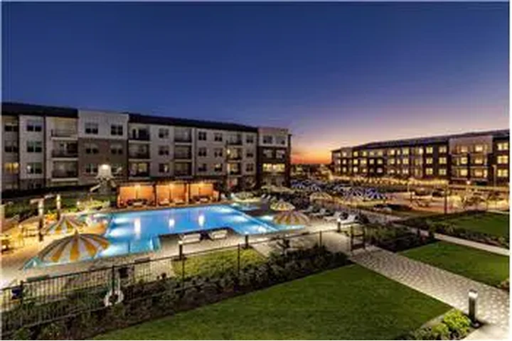 $1500 : Rental property with 1 bedro image 1