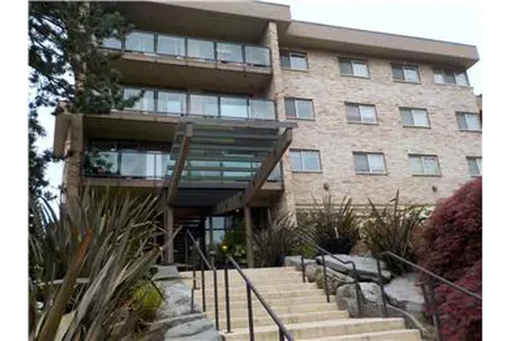 $2600 : Rental property with 1 bedro image 1